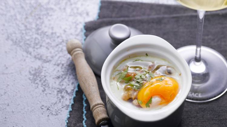 Baked eggs with coconut milk